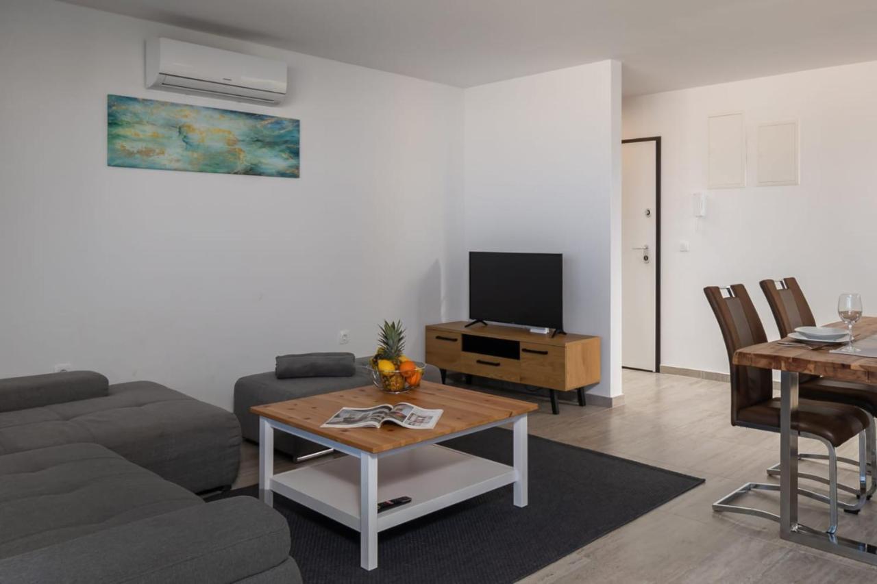 Apartments Cesare Nin Εξωτερικό φωτογραφία